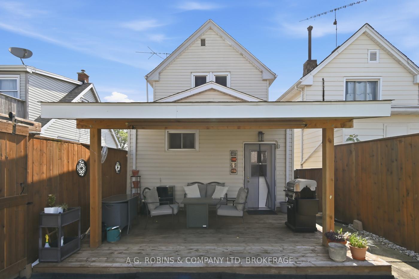 Photo 28 of 4 Clifford Avenue, Welland, Broadway — HOMEH