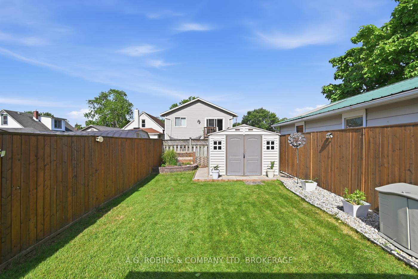 Photo 29 of 4 Clifford Avenue, Welland, Broadway — HOMEH