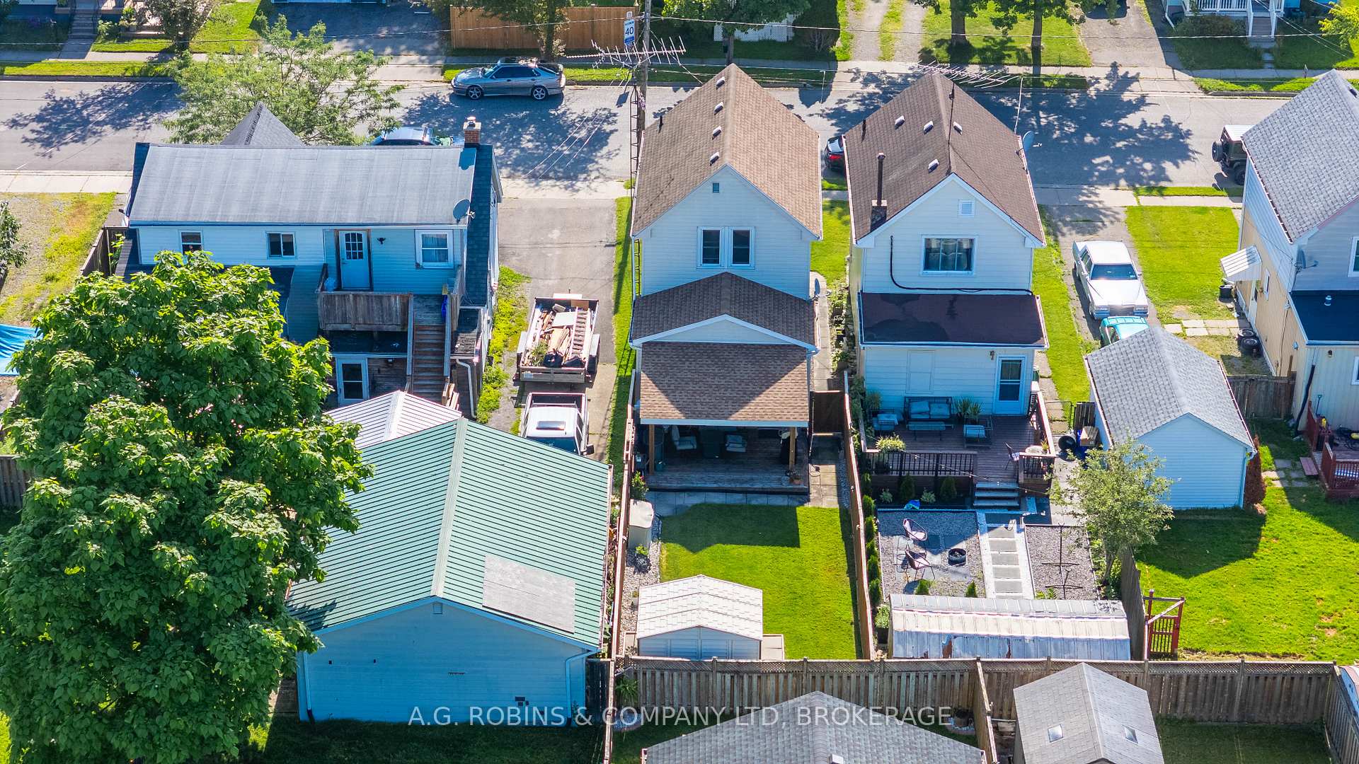 Photo 32 of 4 Clifford Avenue, Welland, Broadway — HOMEH