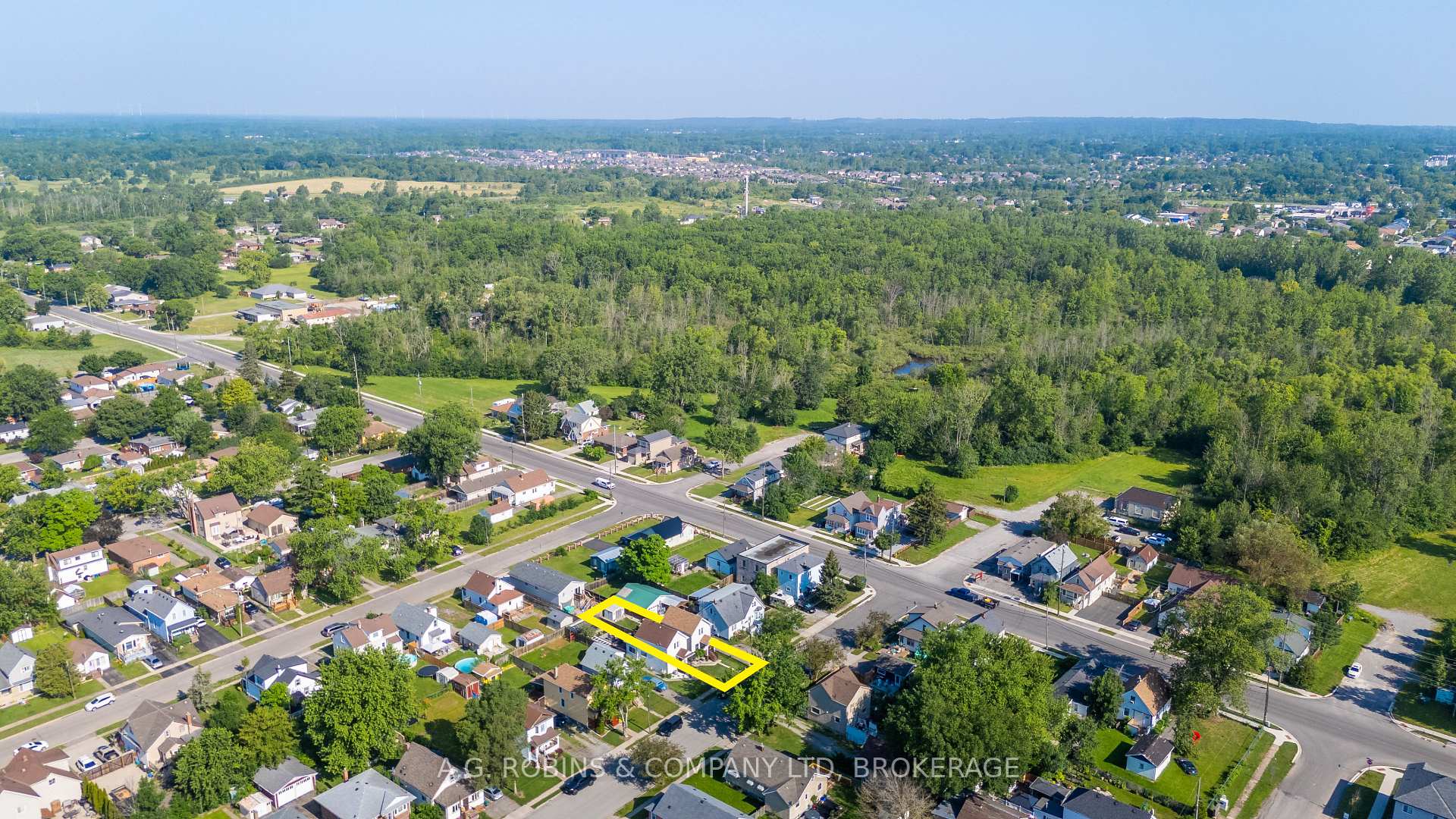 Photo 34 of 4 Clifford Avenue, Welland, Broadway — HOMEH