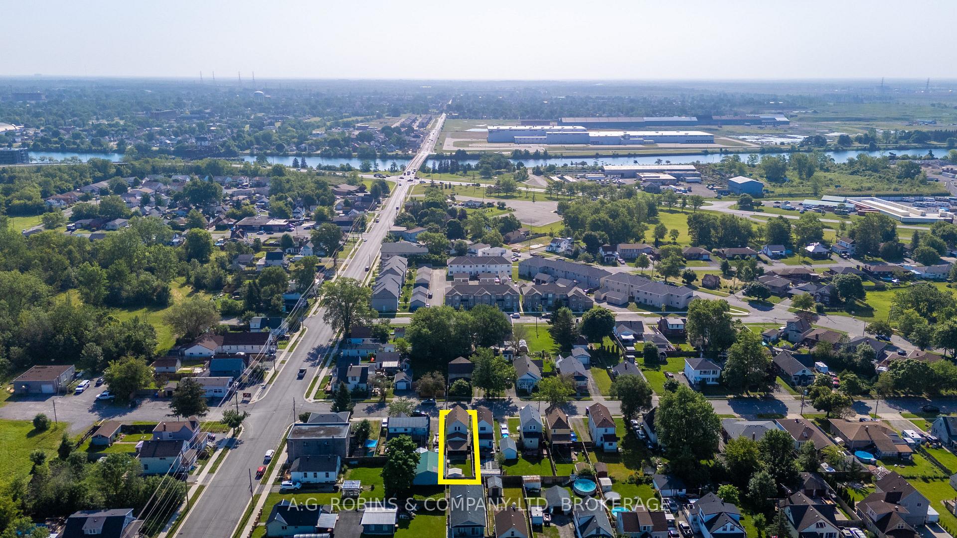 Photo 35 of 4 Clifford Avenue, Welland, Broadway — HOMEH
