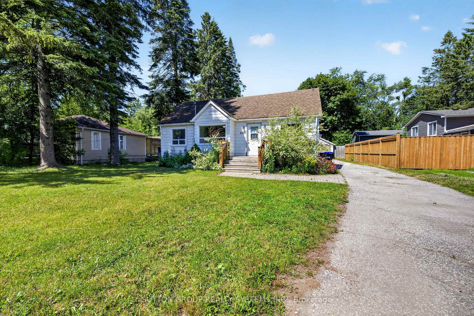 Photo 1 of 2082 Lilac Drive, Innisfil, Alcona — HOMEH