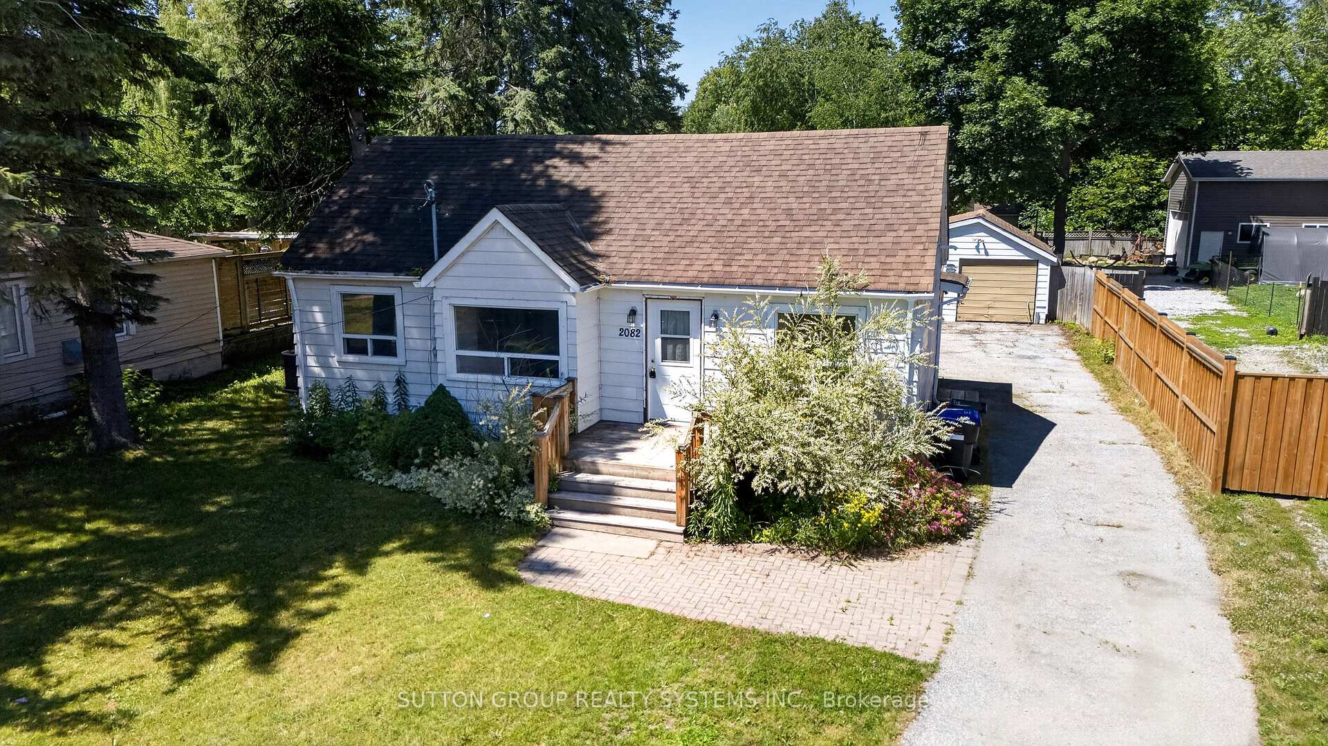 Photo 2 of 2082 Lilac Drive, Innisfil, Alcona — HOMEH