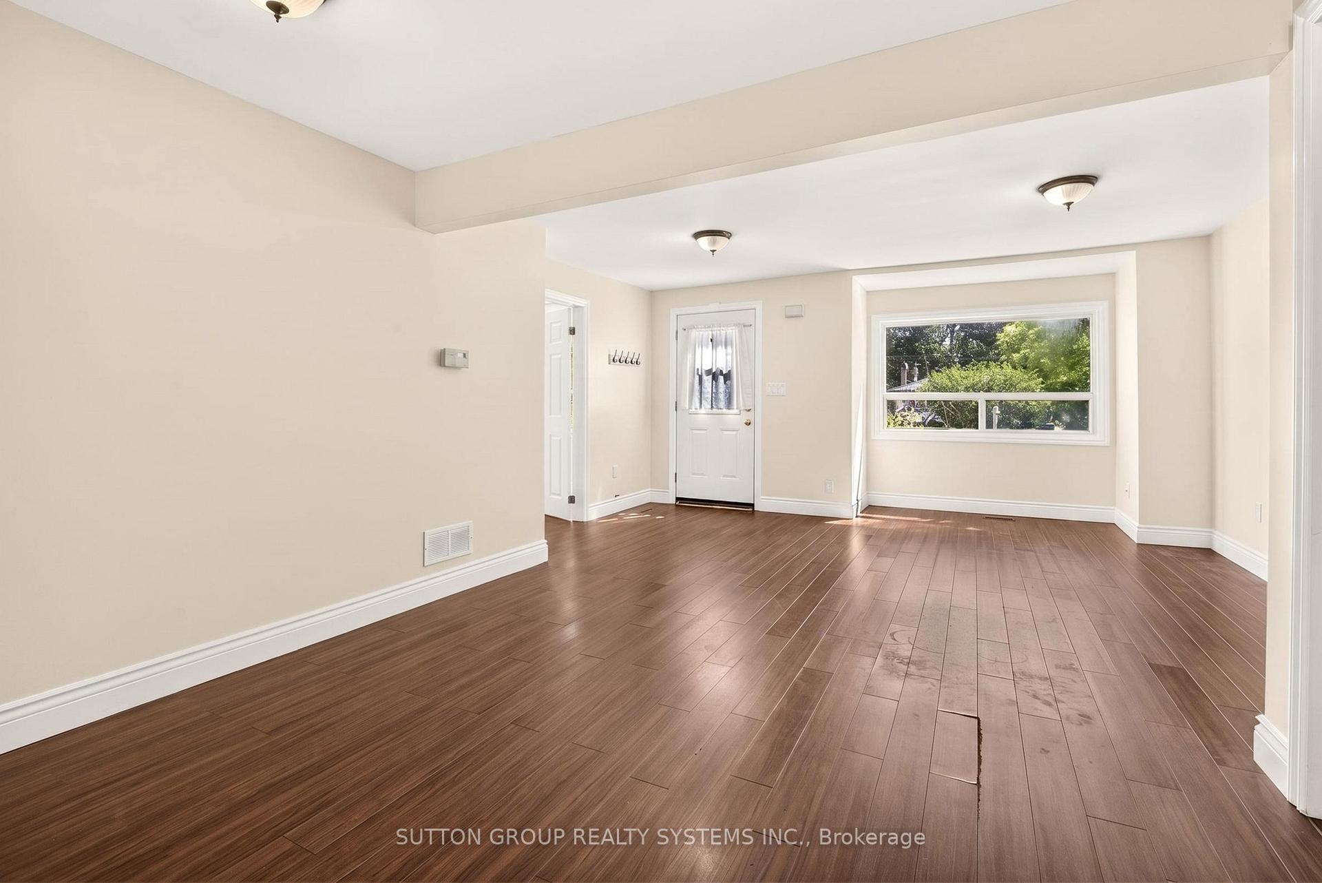 Photo 5 of 2082 Lilac Drive, Innisfil, Alcona — HOMEH