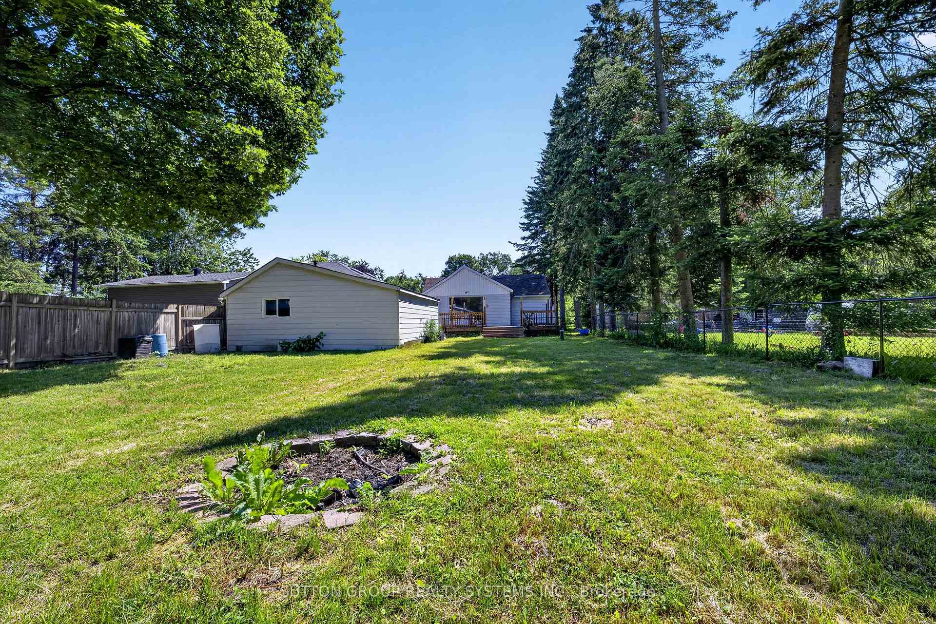Photo 25 of 2082 Lilac Drive, Innisfil, Alcona — HOMEH