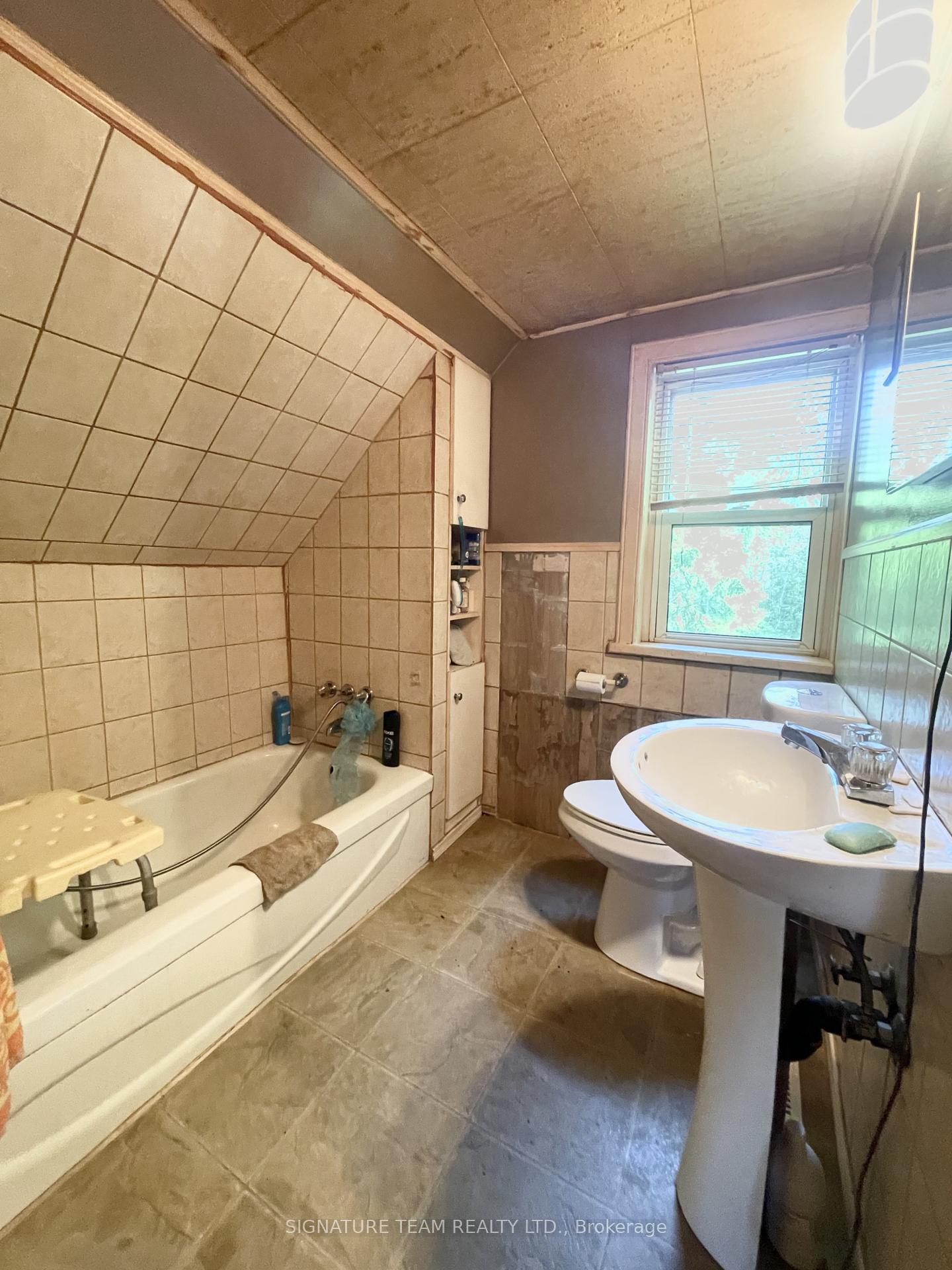 Photo 10 of 207 Jane Street, Bonnechere Valley, Eganville/Bonnechere Twp — HOMEH