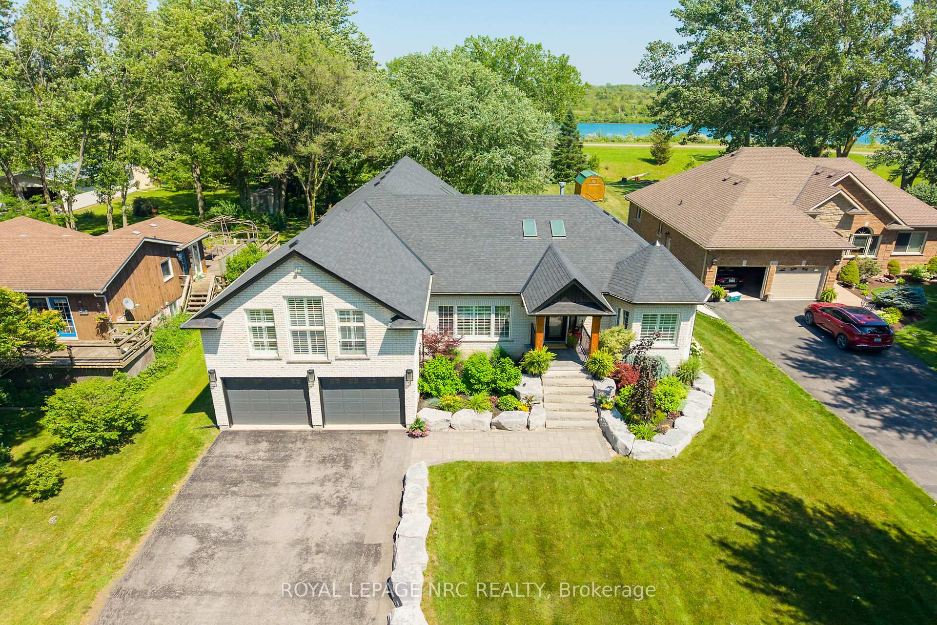 Photo 1 of 410 Kingsway Road, Welland, Dain City — HOMEH