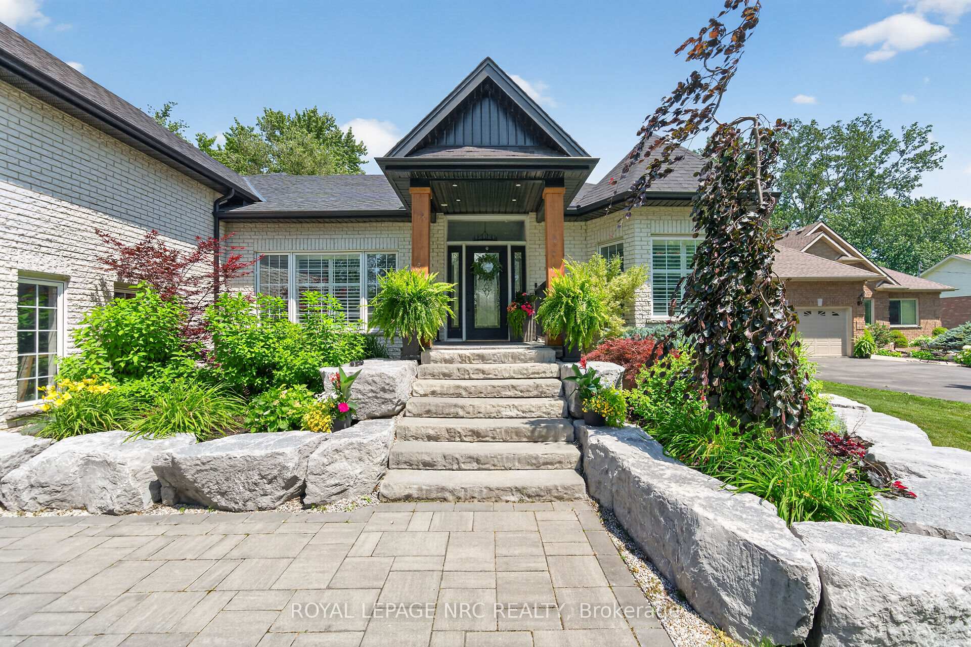 Photo 2 of 410 Kingsway Road, Welland, Dain City — HOMEH