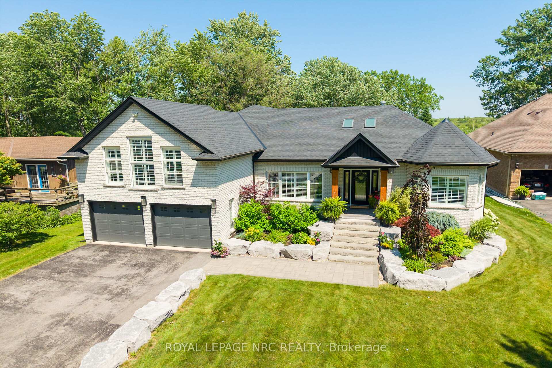 Photo 3 of 410 Kingsway Road, Welland, Dain City — HOMEH