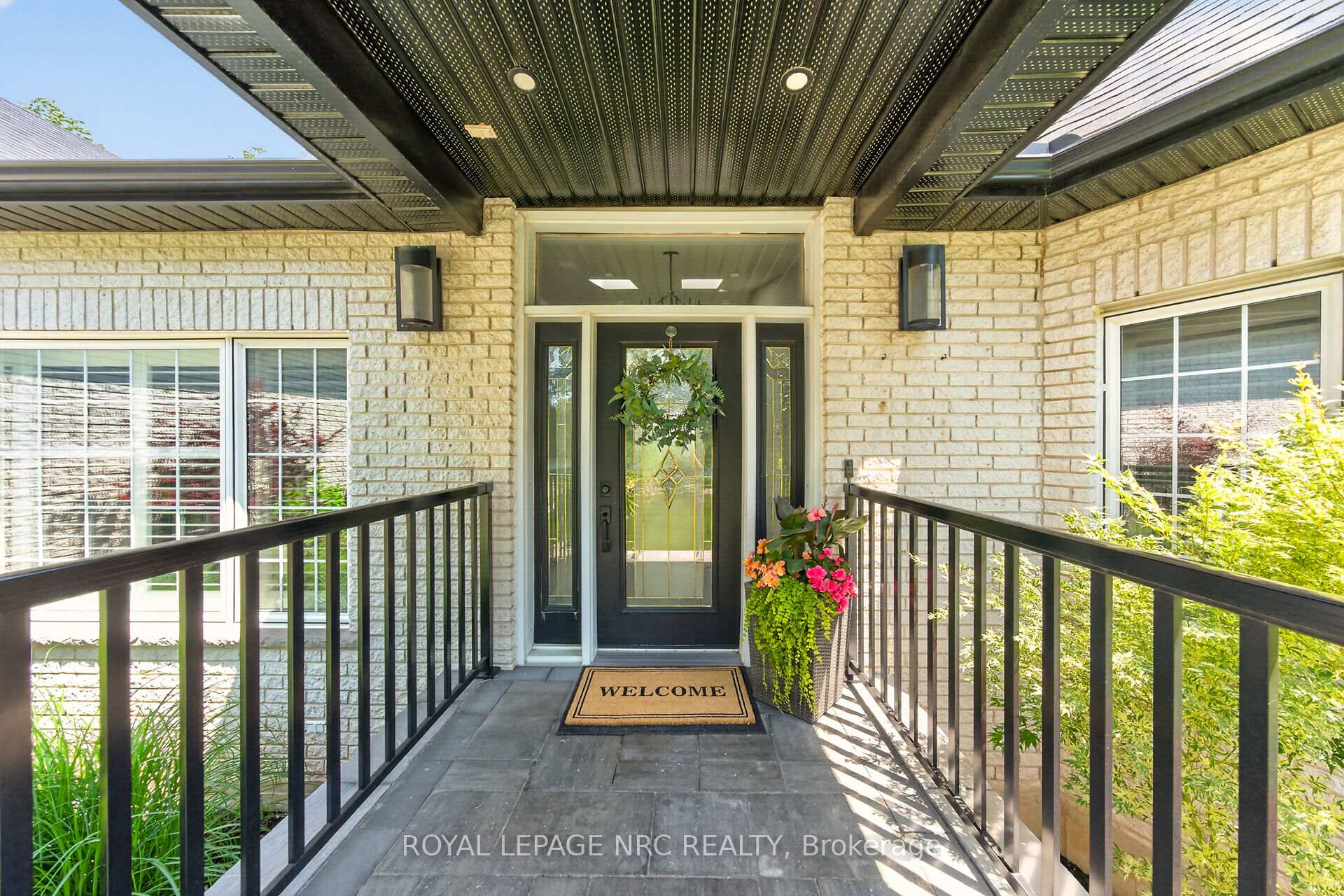 Photo 4 of 410 Kingsway Road, Welland, Dain City — HOMEH