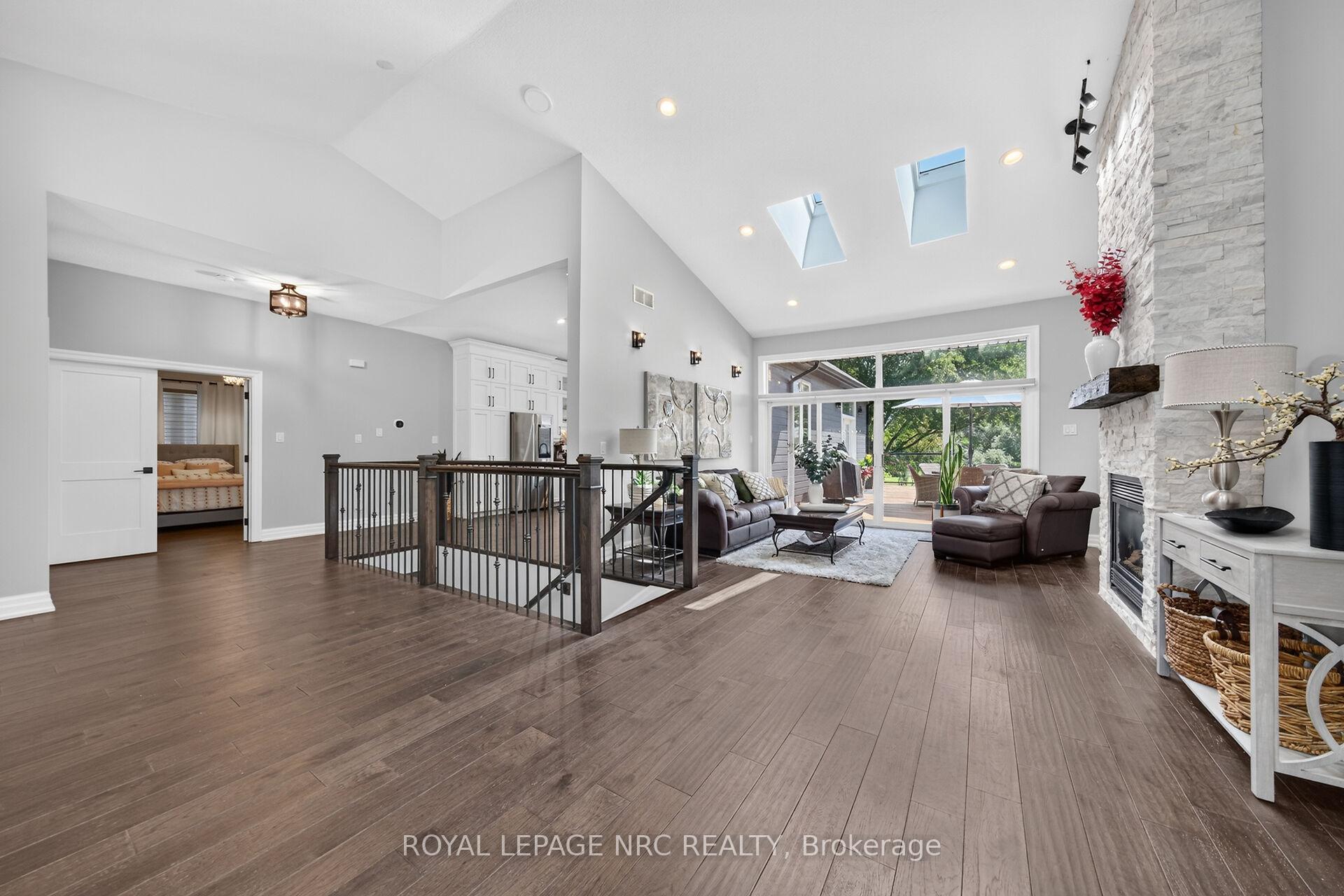 Photo 9 of 410 Kingsway Road, Welland, Dain City — HOMEH