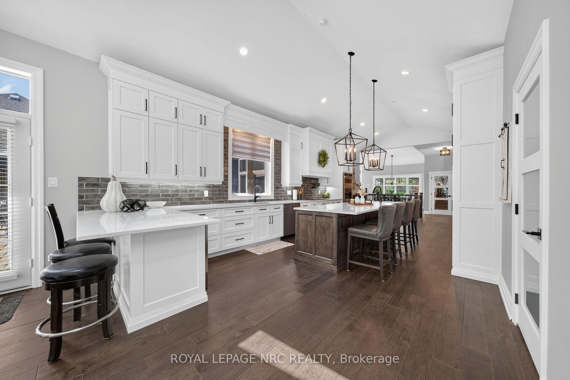 Photo 12 of 410 Kingsway Road, Welland, Dain City — HOMEH