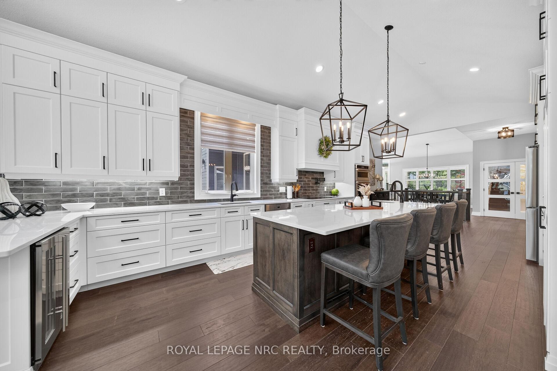 Photo 13 of 410 Kingsway Road, Welland, Dain City — HOMEH