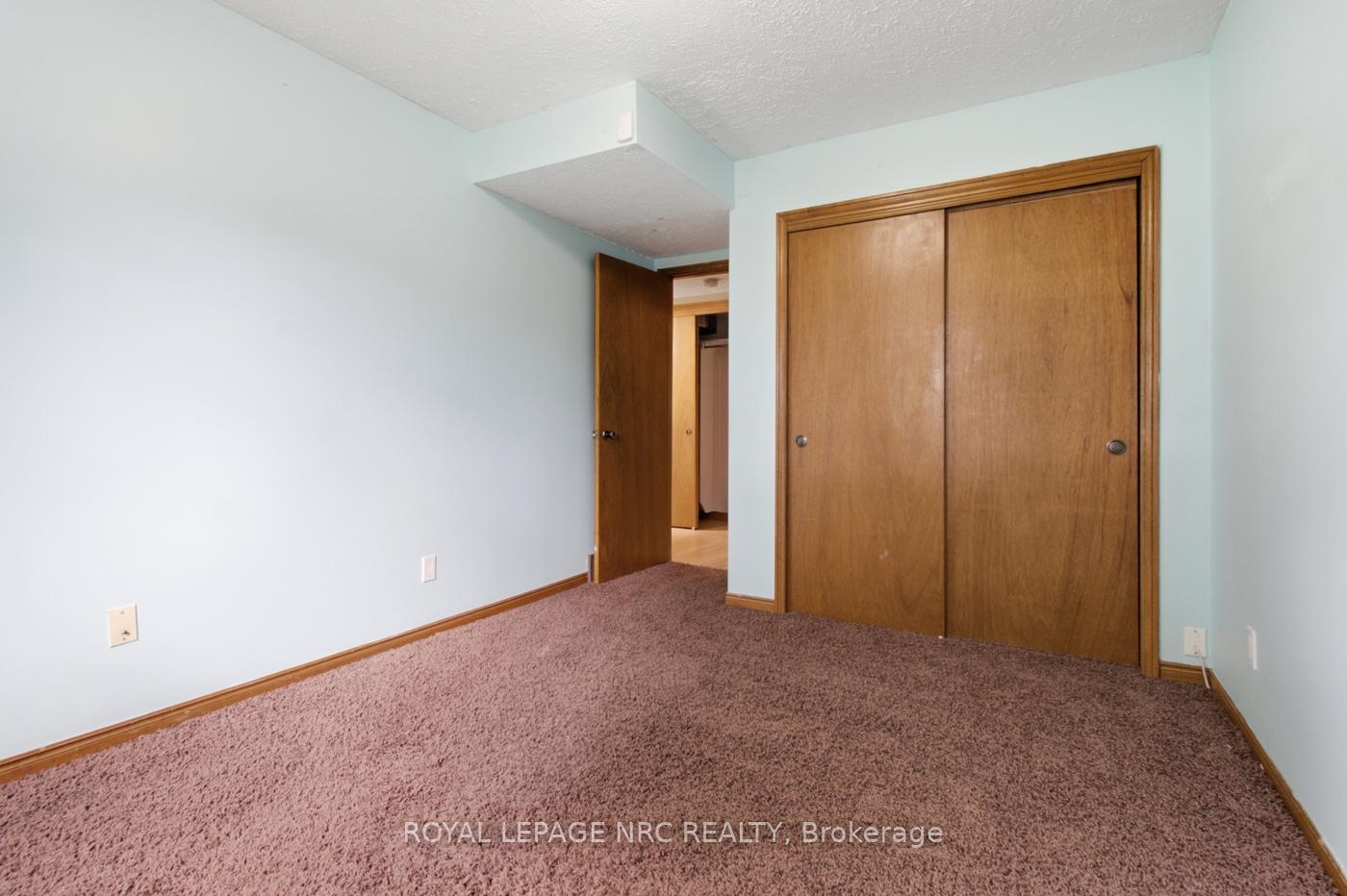 Photo 21 of 12 Harvest Oak Drive, St. Catharines, Grapeview — HOMEH
