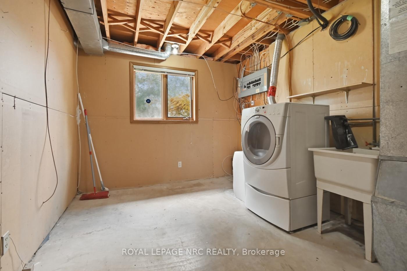 Photo 23 of 12 Harvest Oak Drive, St. Catharines, Grapeview — HOMEH