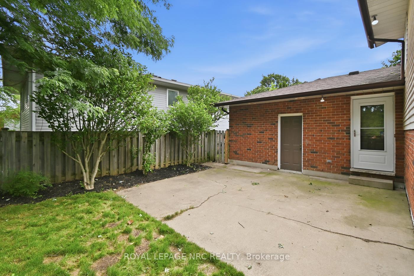 Photo 27 of 12 Harvest Oak Drive, St. Catharines, Grapeview — HOMEH