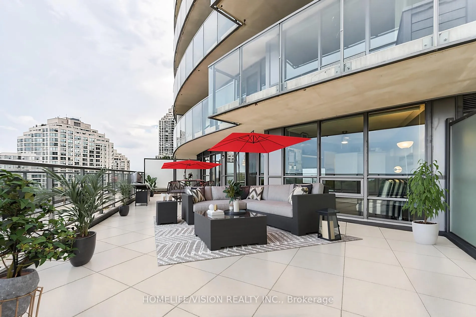 Front of Unit 407, 2230 Lake Shore Boulevard W
