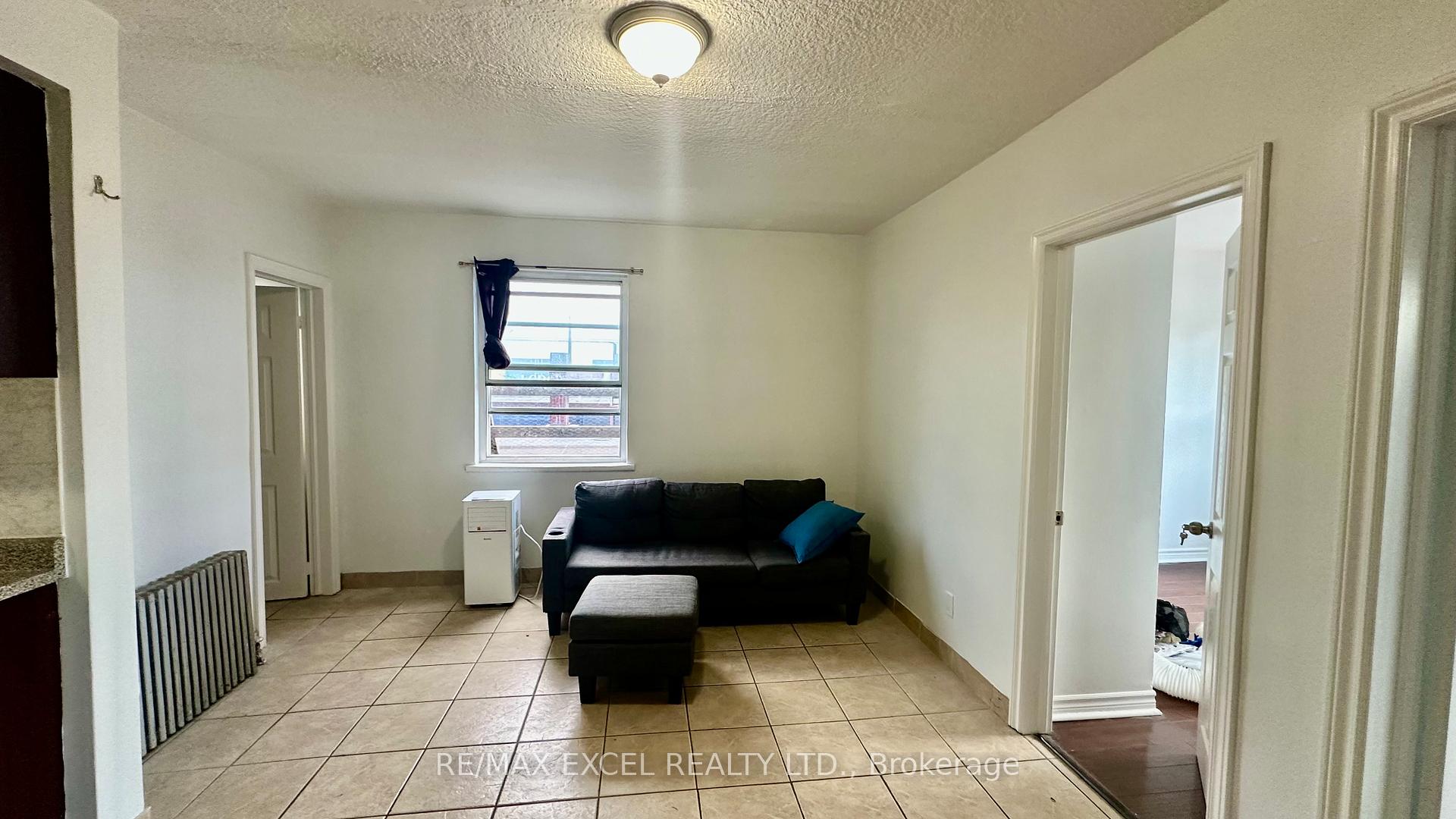 Photo 4 of Unit 4, 1023 Coxwell Avenue, Toronto, East York — HOMEH