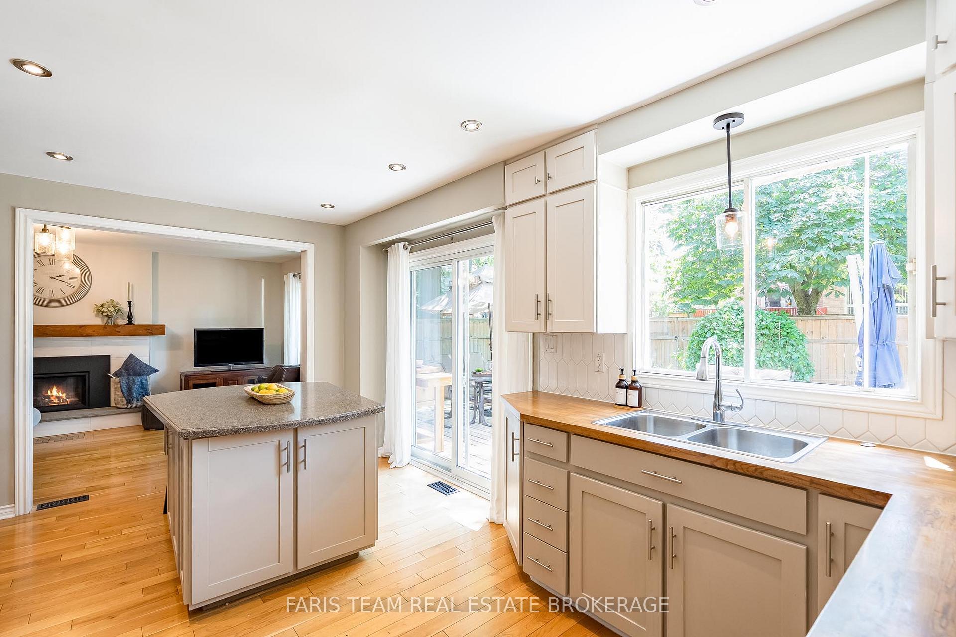 Photo 9 of 55 Oakridge Drive, Barrie, Sunnidale — HOMEH