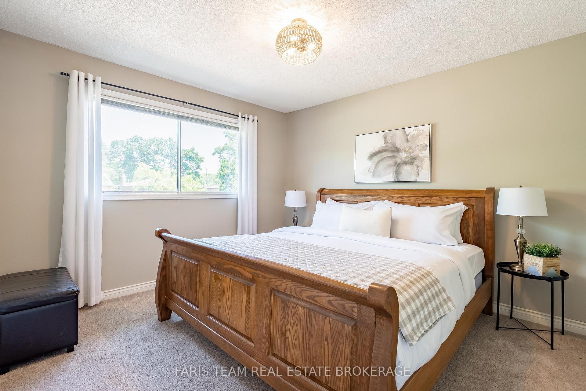 Photo 24 of 55 Oakridge Drive, Barrie, Sunnidale — HOMEH