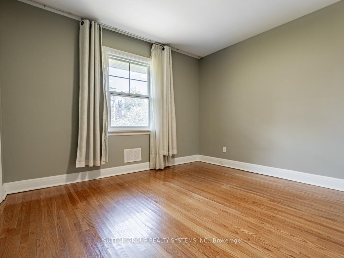 Photo 26 of 44 Saybrook Avenue, Etobicoke, Stonegate-Queensway — HOMEH