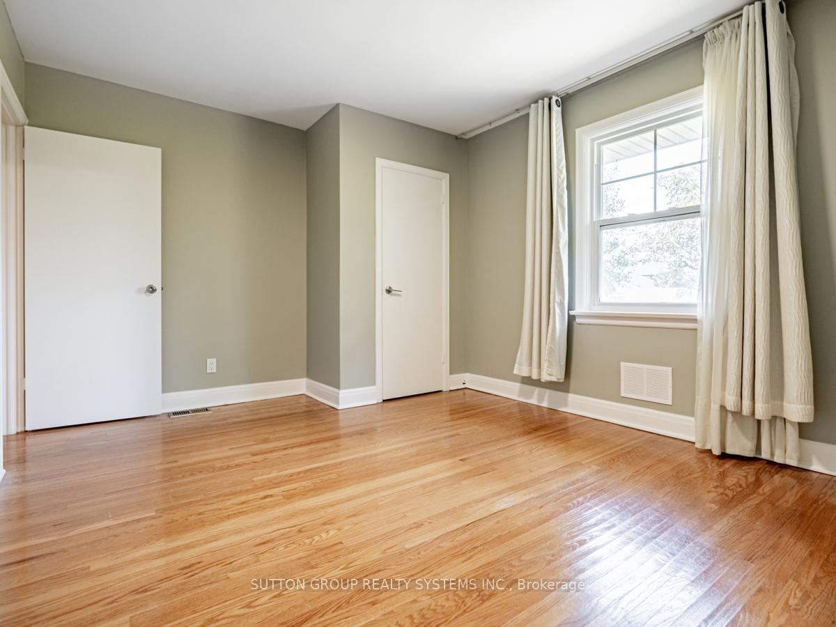 Photo 27 of 44 Saybrook Avenue, Etobicoke, Stonegate-Queensway — HOMEH