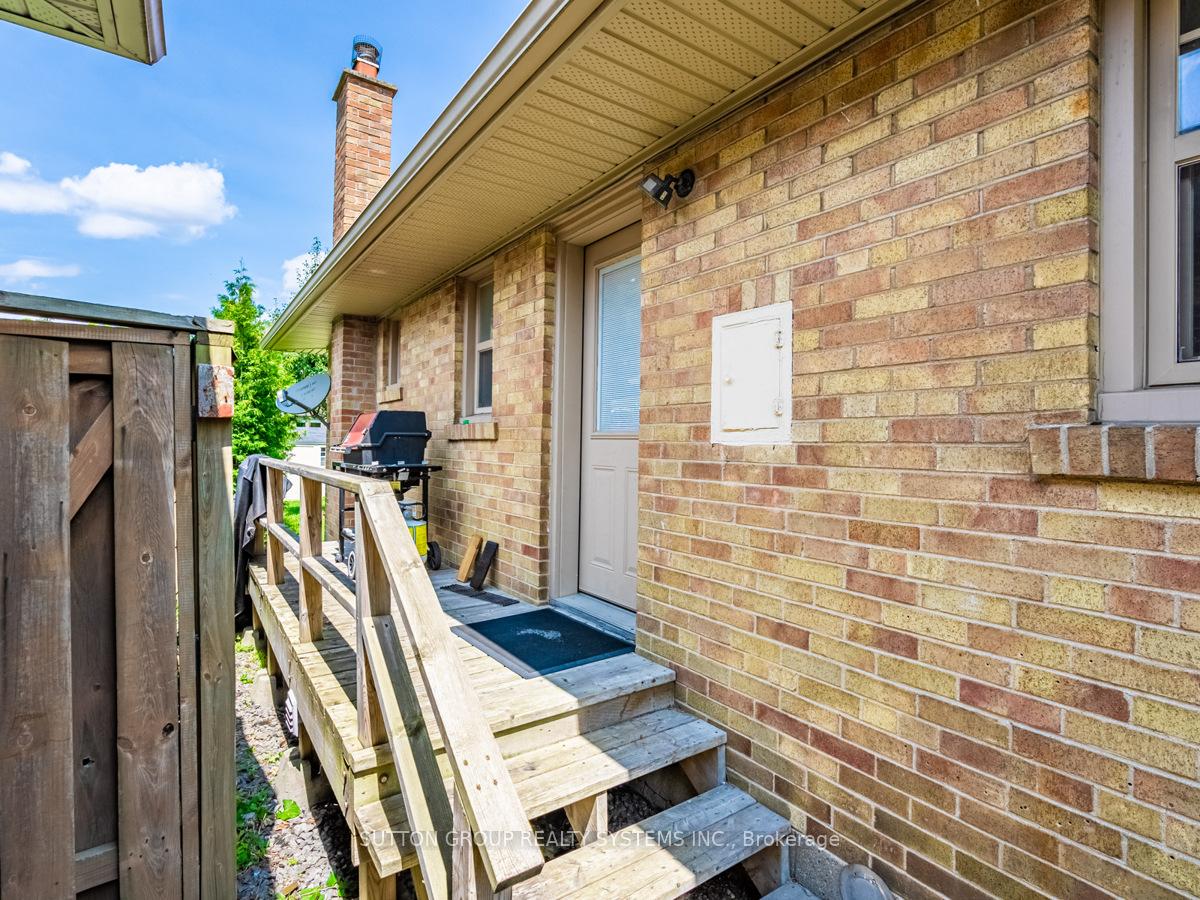 Photo 28 of 44 Saybrook Avenue, Etobicoke, Stonegate-Queensway — HOMEH