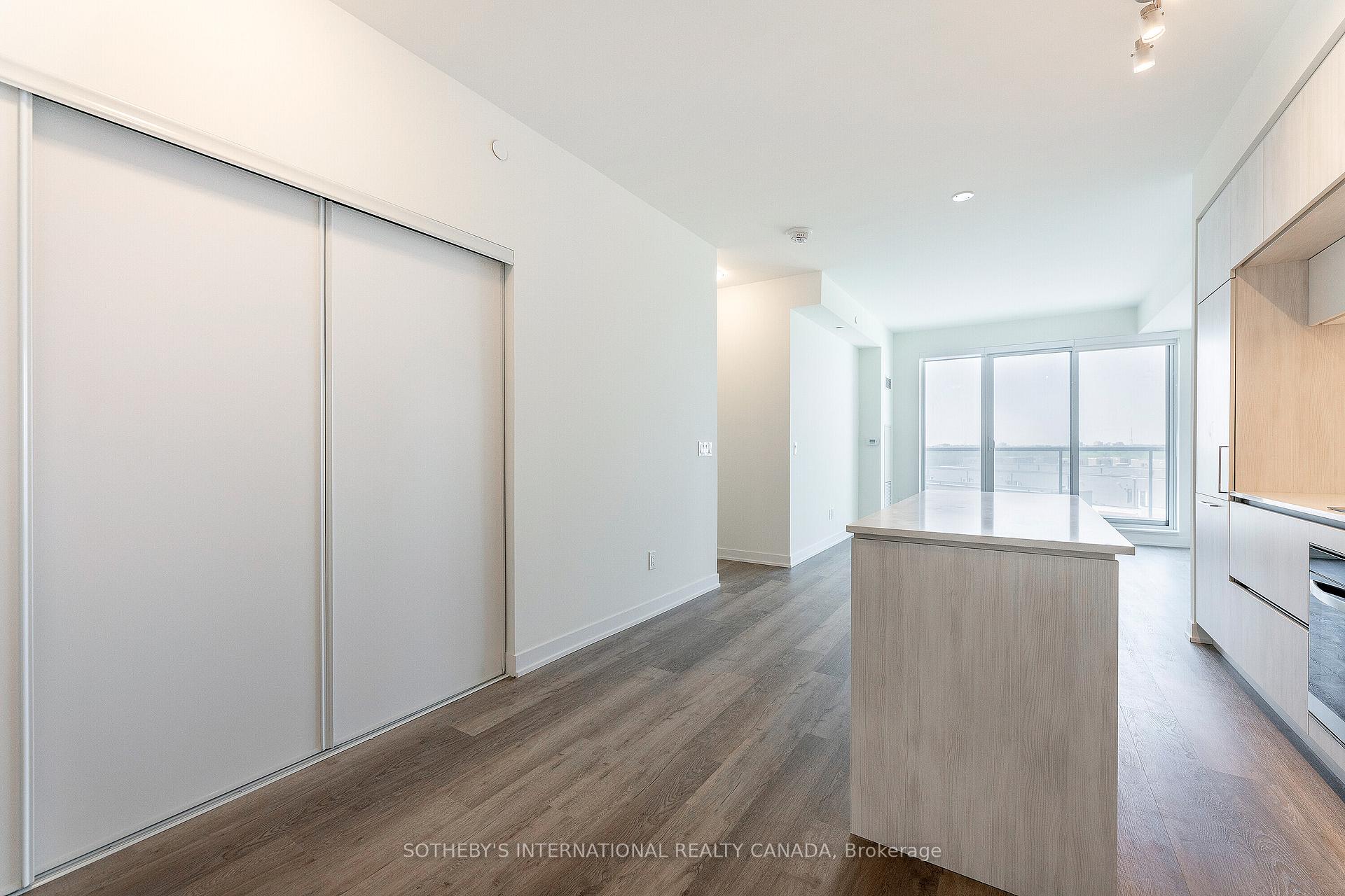 Photo 6 of Unit 613, 6 David Eyer Road, Richmond Hill, Rural Richmond Hill — HOMEH