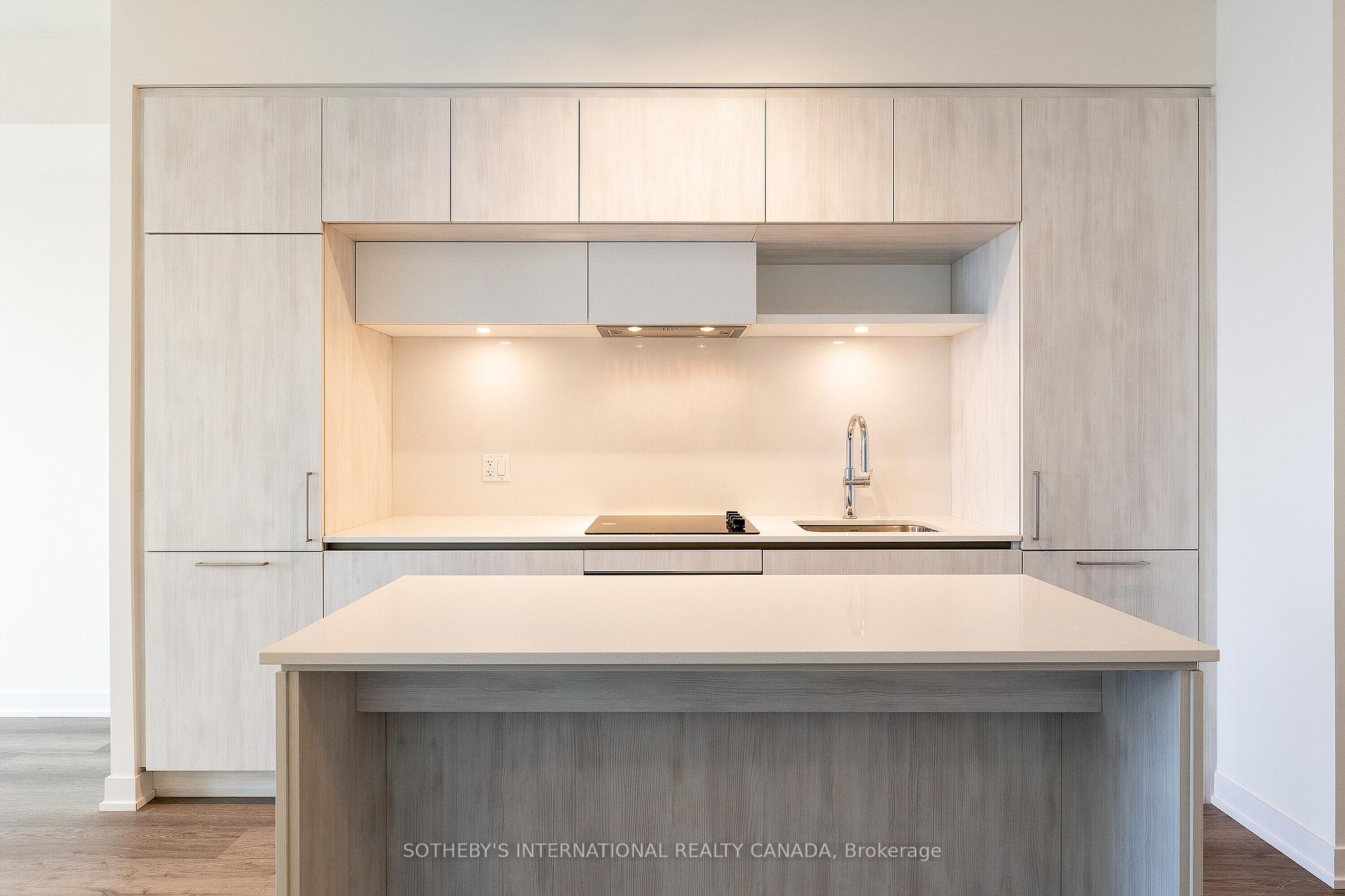 Photo 8 of Unit 613, 6 David Eyer Road, Richmond Hill, Rural Richmond Hill — HOMEH
