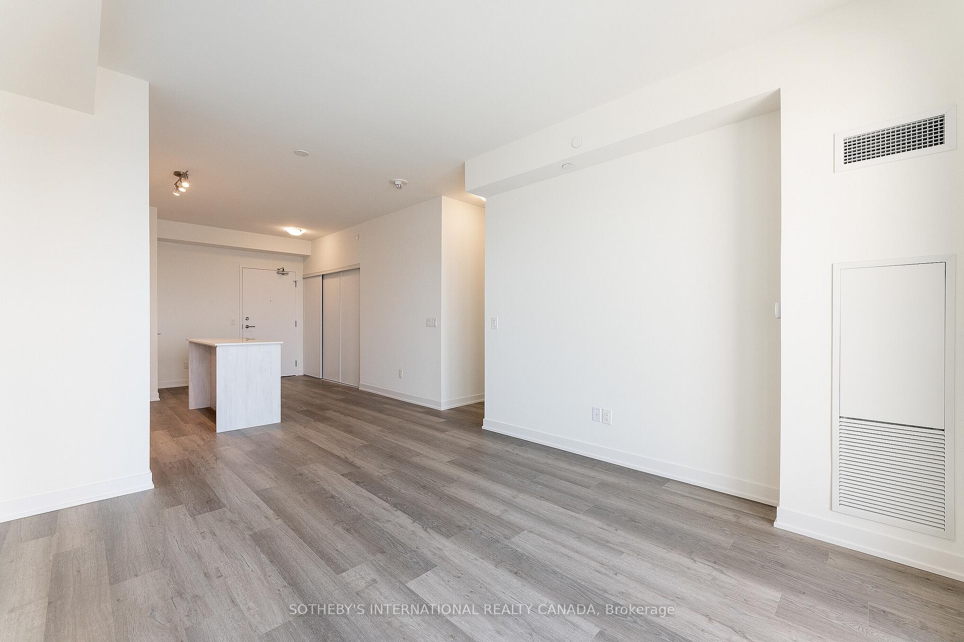 Photo 14 of Unit 613, 6 David Eyer Road, Richmond Hill, Rural Richmond Hill — HOMEH
