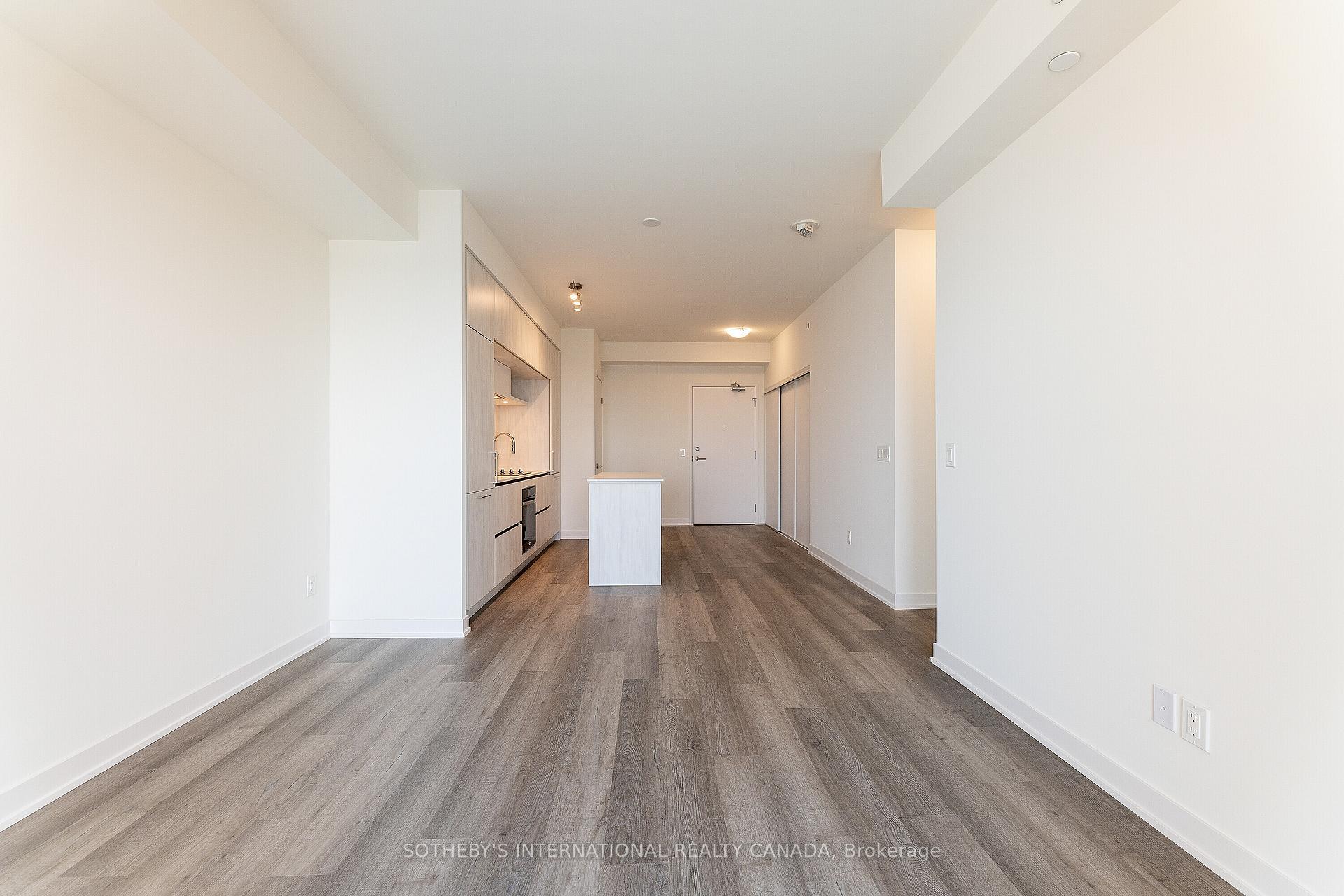 Photo 15 of Unit 613, 6 David Eyer Road, Richmond Hill, Rural Richmond Hill — HOMEH