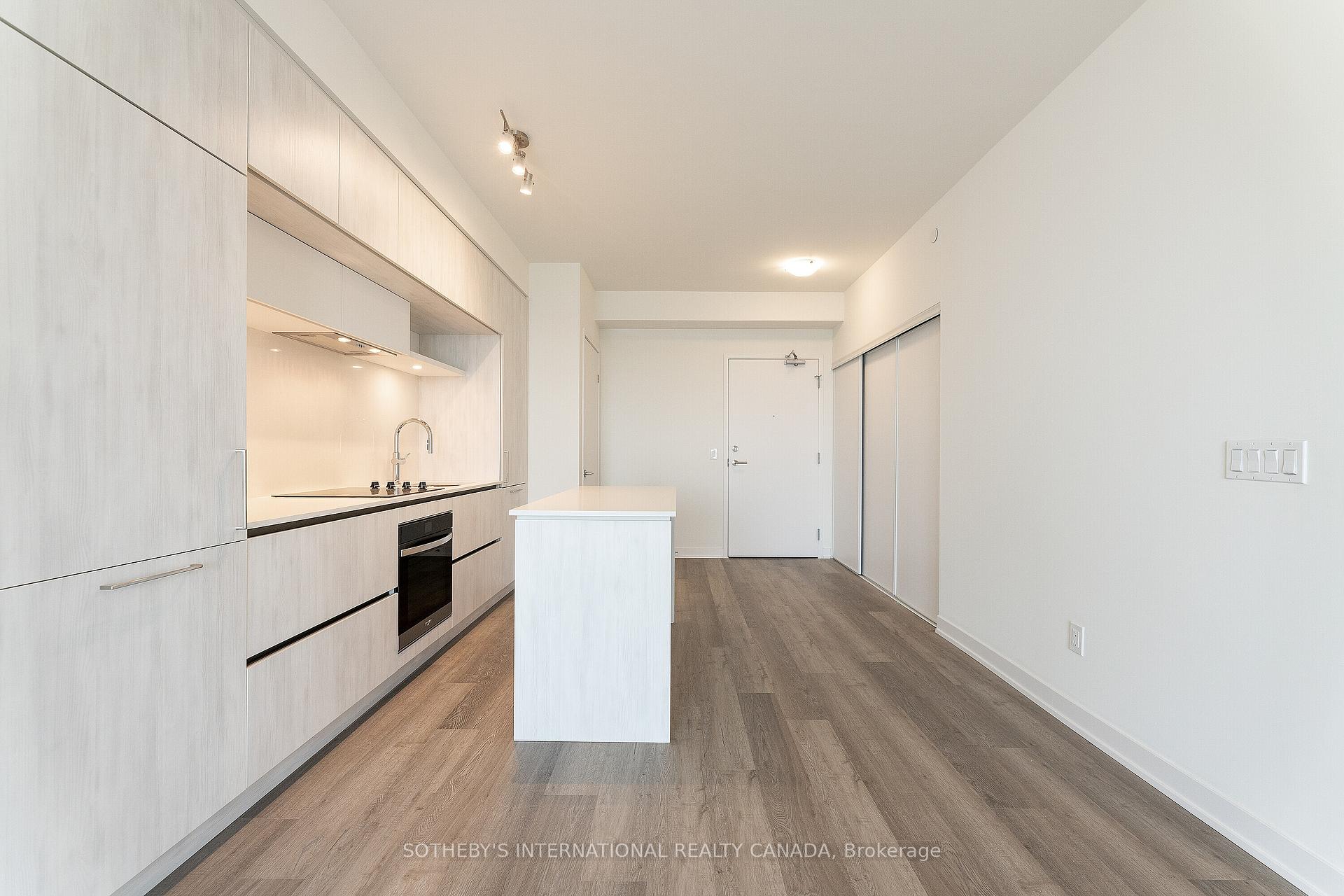Photo 17 of Unit 613, 6 David Eyer Road, Richmond Hill, Rural Richmond Hill — HOMEH