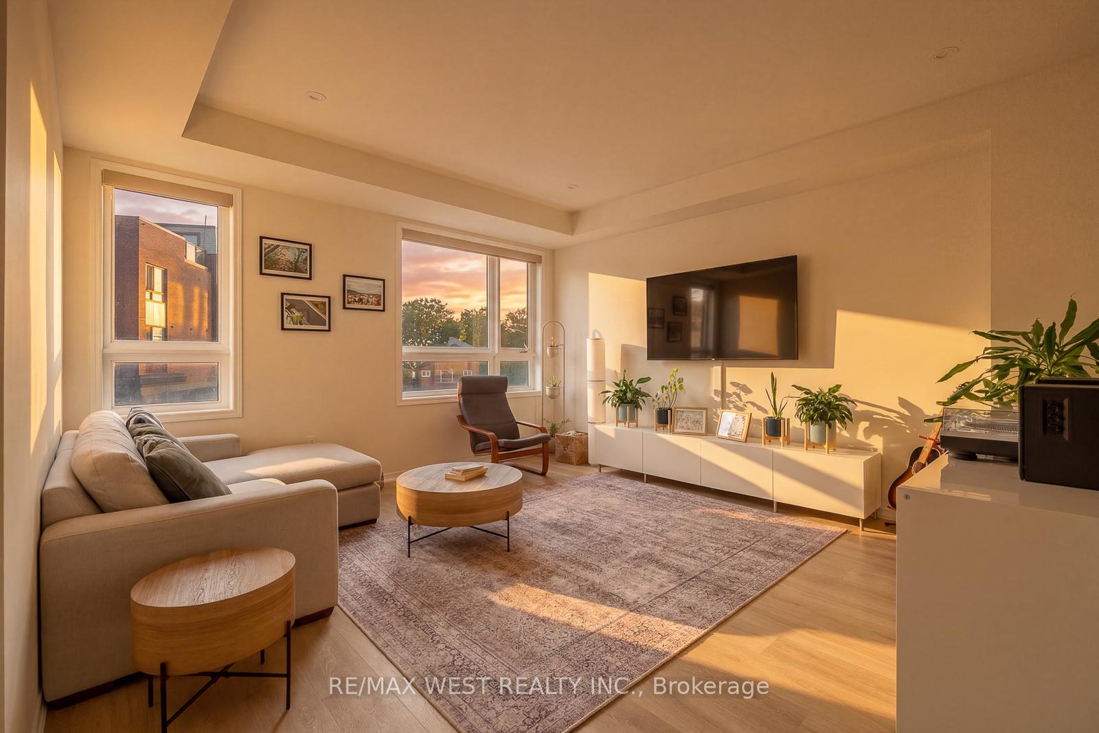 Photo 7 of 57 Woodstream Drive, Etobicoke, West Humber-Clairville — HOMEH