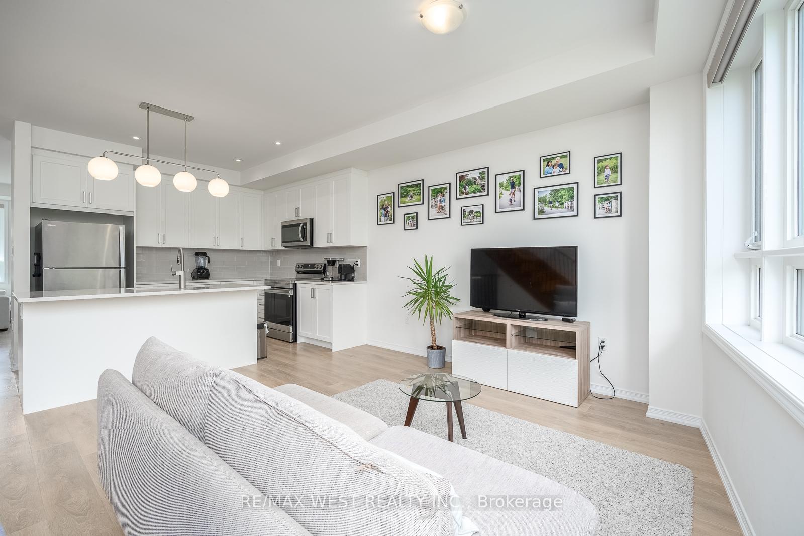 Photo 13 of 57 Woodstream Drive, Etobicoke, West Humber-Clairville — HOMEH