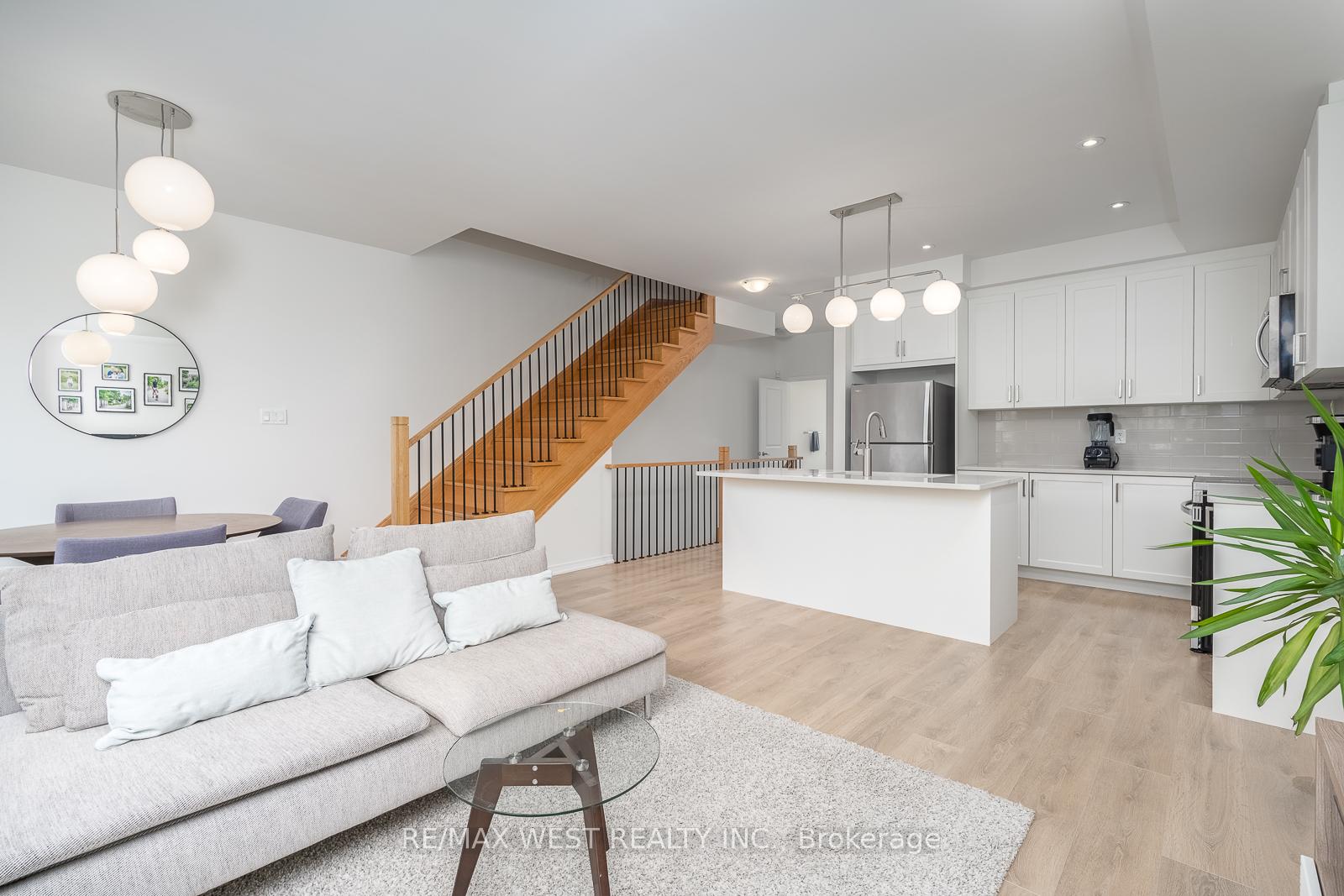 Photo 14 of 57 Woodstream Drive, Etobicoke, West Humber-Clairville — HOMEH