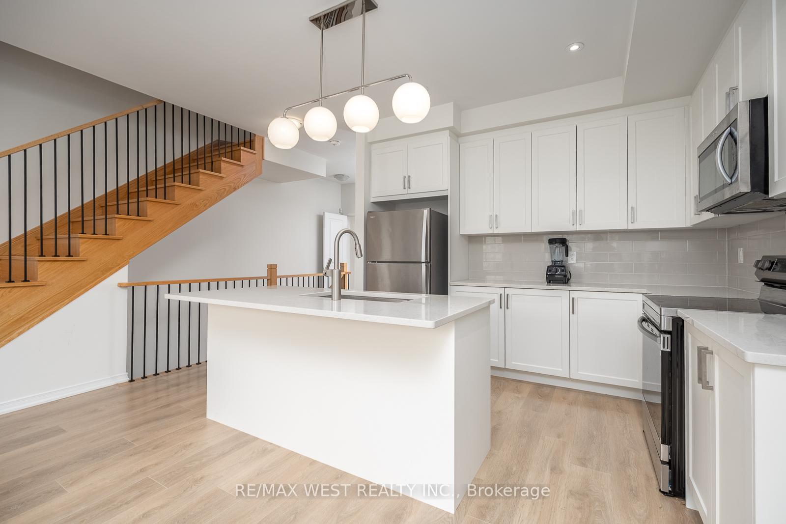 Photo 17 of 57 Woodstream Drive, Etobicoke, West Humber-Clairville — HOMEH