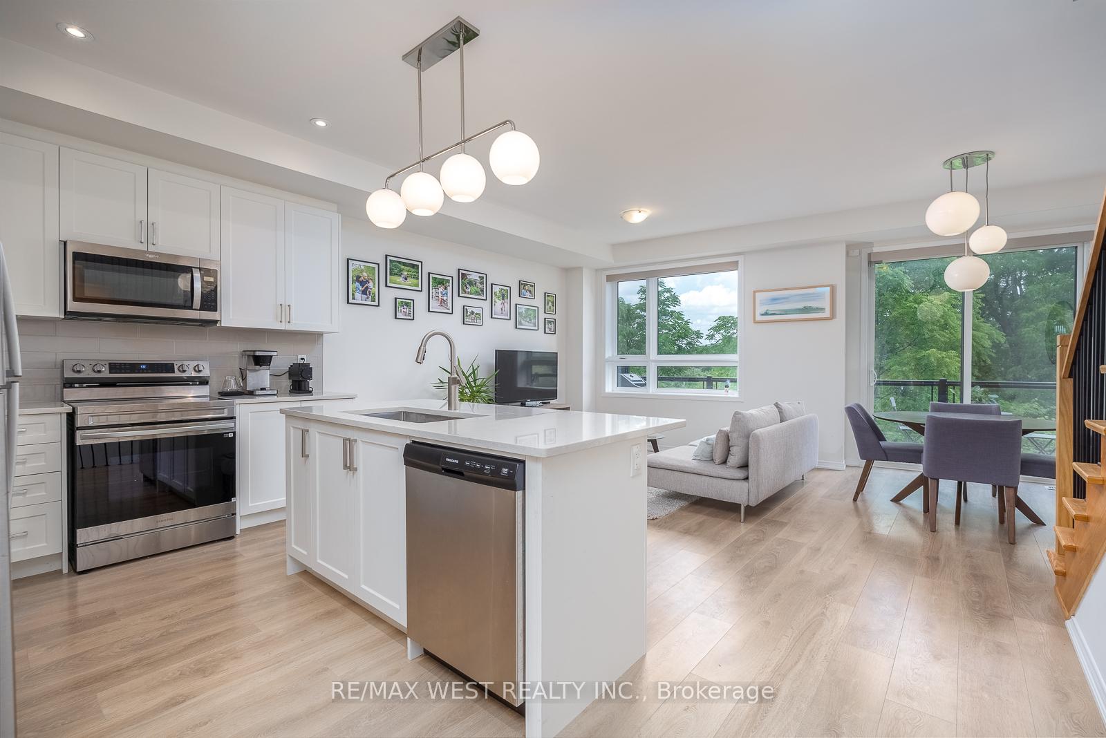 Photo 19 of 57 Woodstream Drive, Etobicoke, West Humber-Clairville — HOMEH