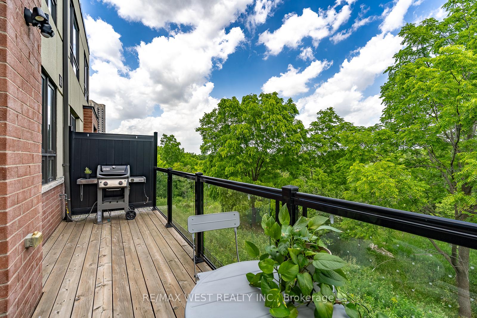 Photo 21 of 57 Woodstream Drive, Etobicoke, West Humber-Clairville — HOMEH