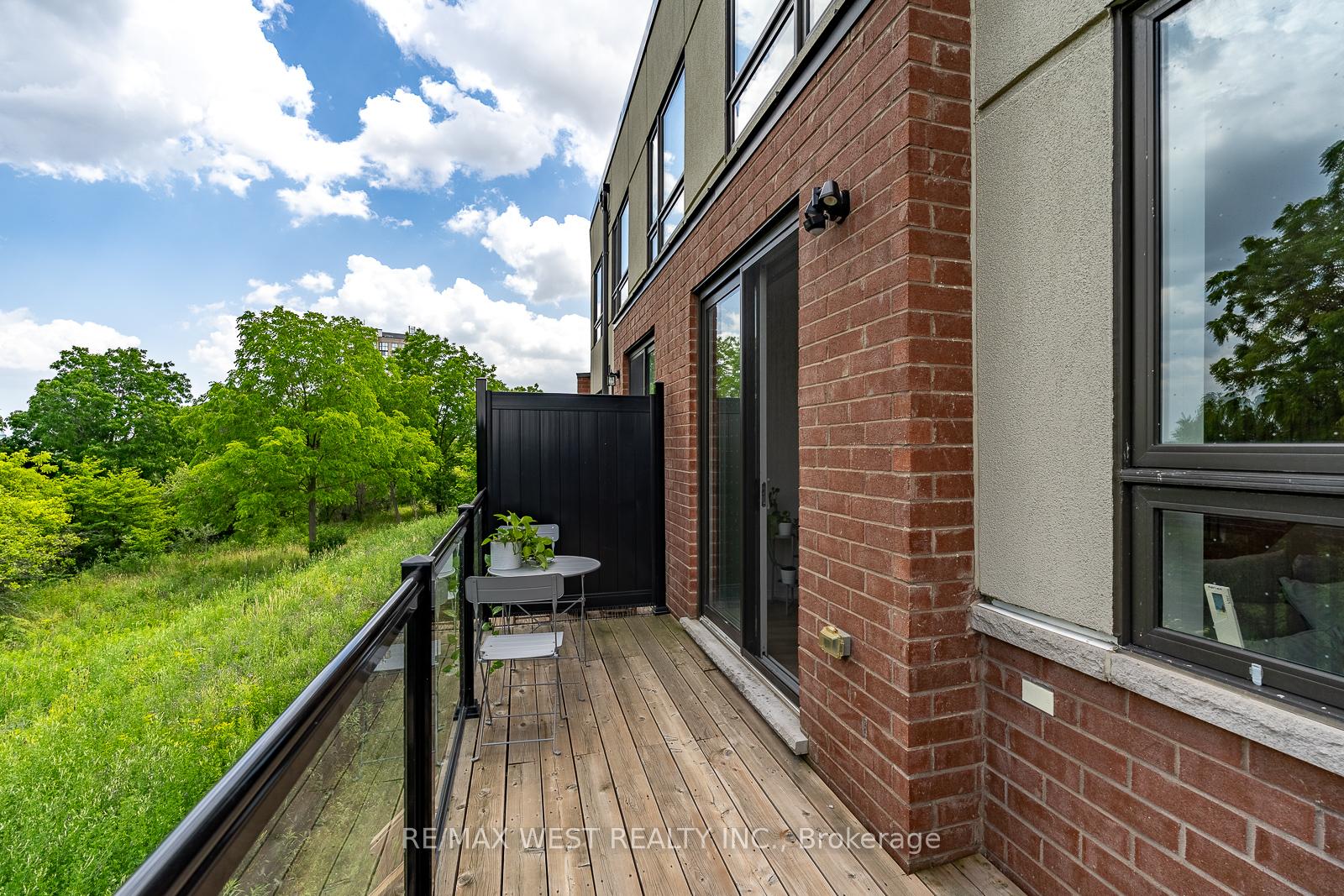 Photo 23 of 57 Woodstream Drive, Etobicoke, West Humber-Clairville — HOMEH