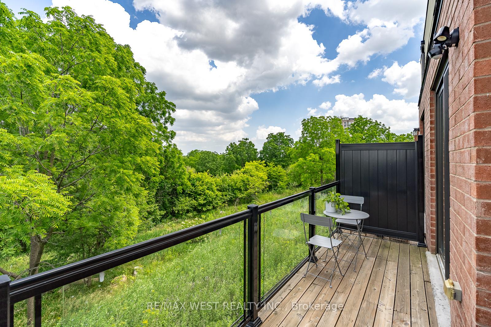 Photo 24 of 57 Woodstream Drive, Etobicoke, West Humber-Clairville — HOMEH