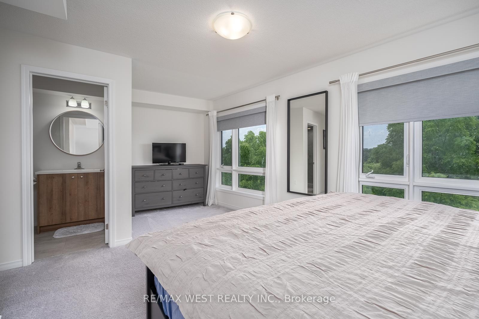 Photo 30 of 57 Woodstream Drive, Etobicoke, West Humber-Clairville — HOMEH