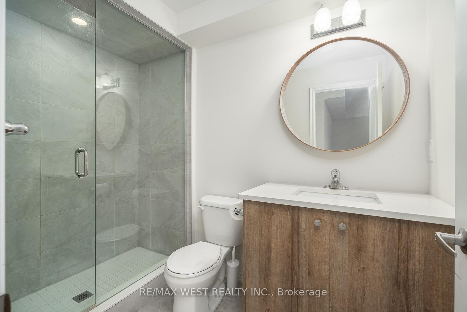 Photo 32 of 57 Woodstream Drive, Etobicoke, West Humber-Clairville — HOMEH