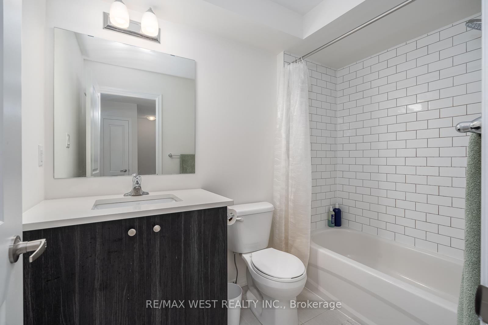 Photo 37 of 57 Woodstream Drive, Etobicoke, West Humber-Clairville — HOMEH