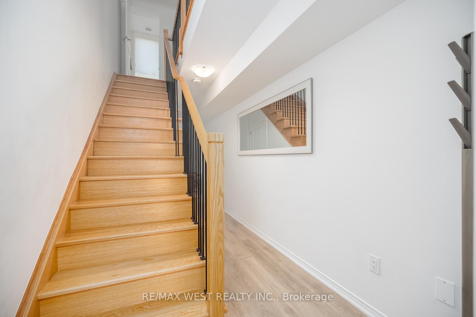 Photo 40 of 57 Woodstream Drive, Etobicoke, West Humber-Clairville — HOMEH