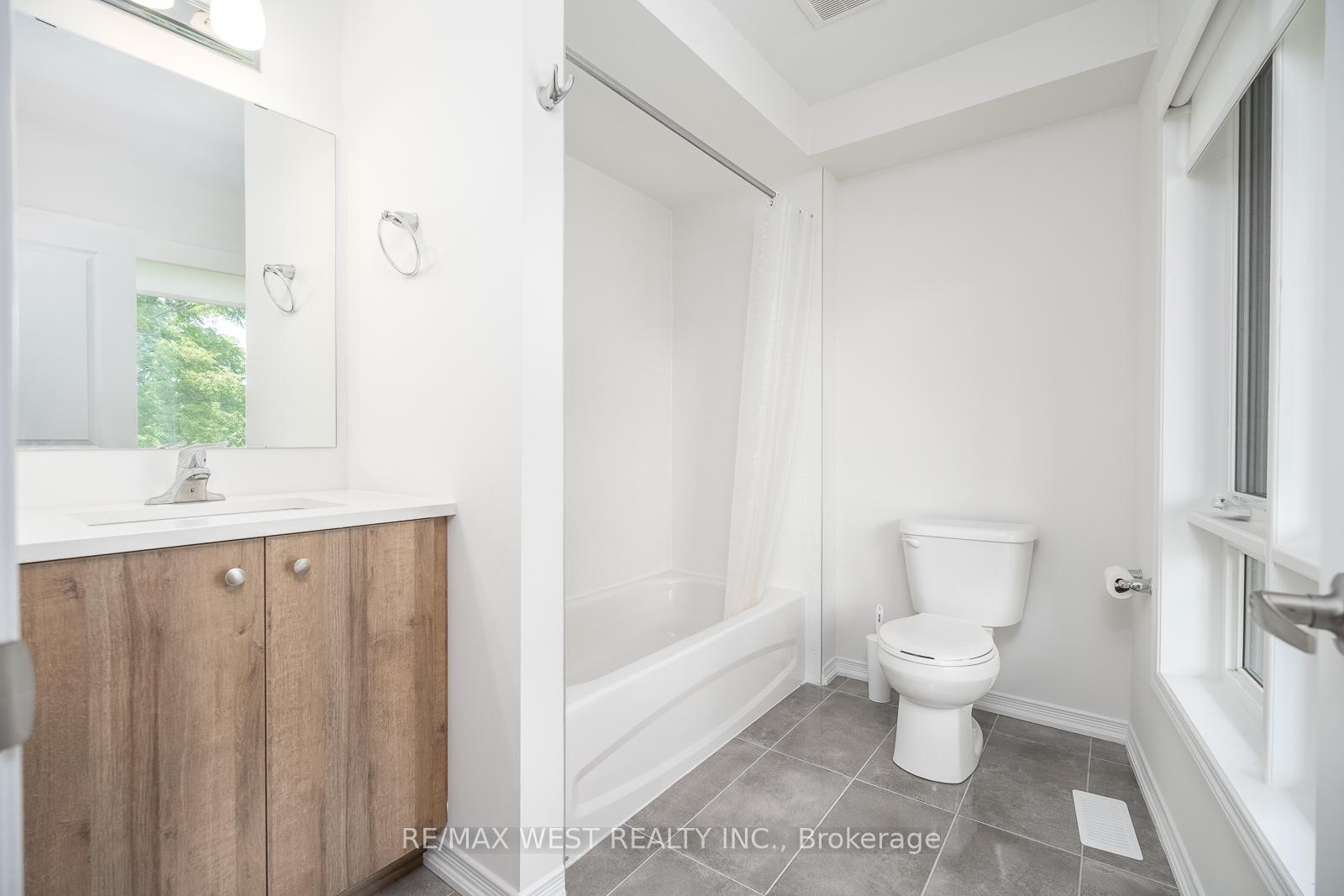 Photo 43 of 57 Woodstream Drive, Etobicoke, West Humber-Clairville — HOMEH