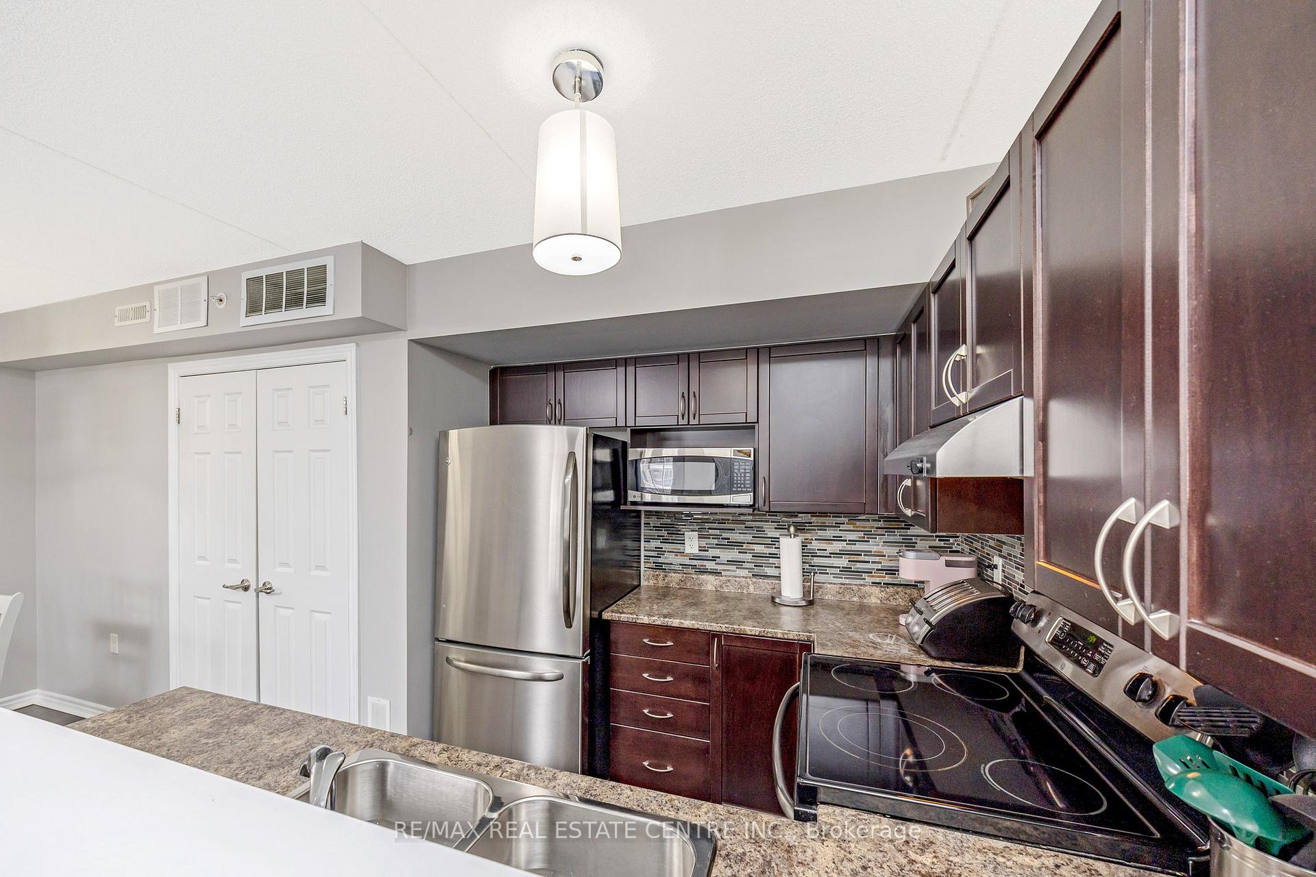 Photo 7 of Unit 304, 1360 Main Street E, Milton, Dempsey — HOMEH