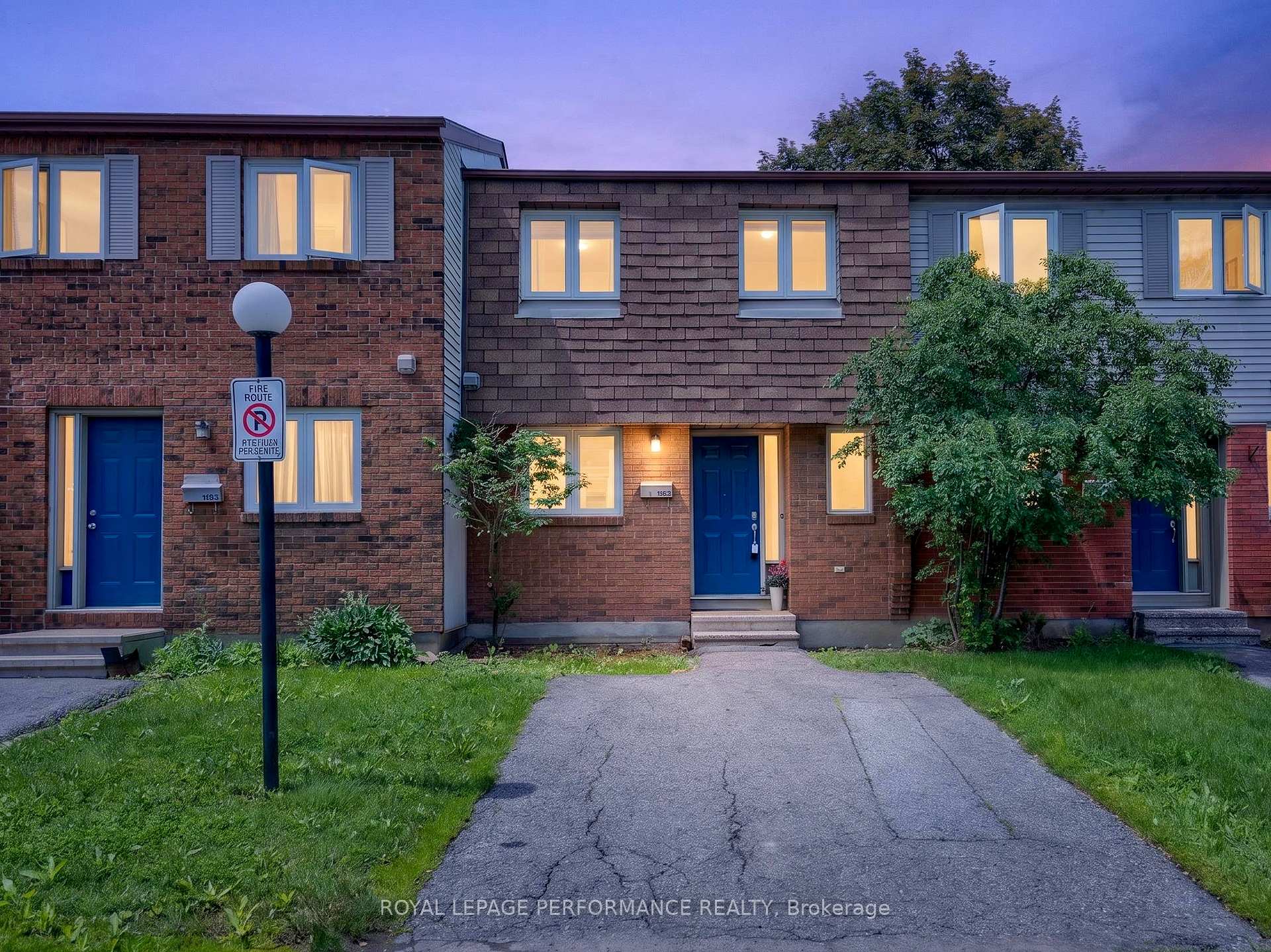 Photo 1 of Unit 16, 1304 Alness Court, Ottawa, Pineview — HOMEH