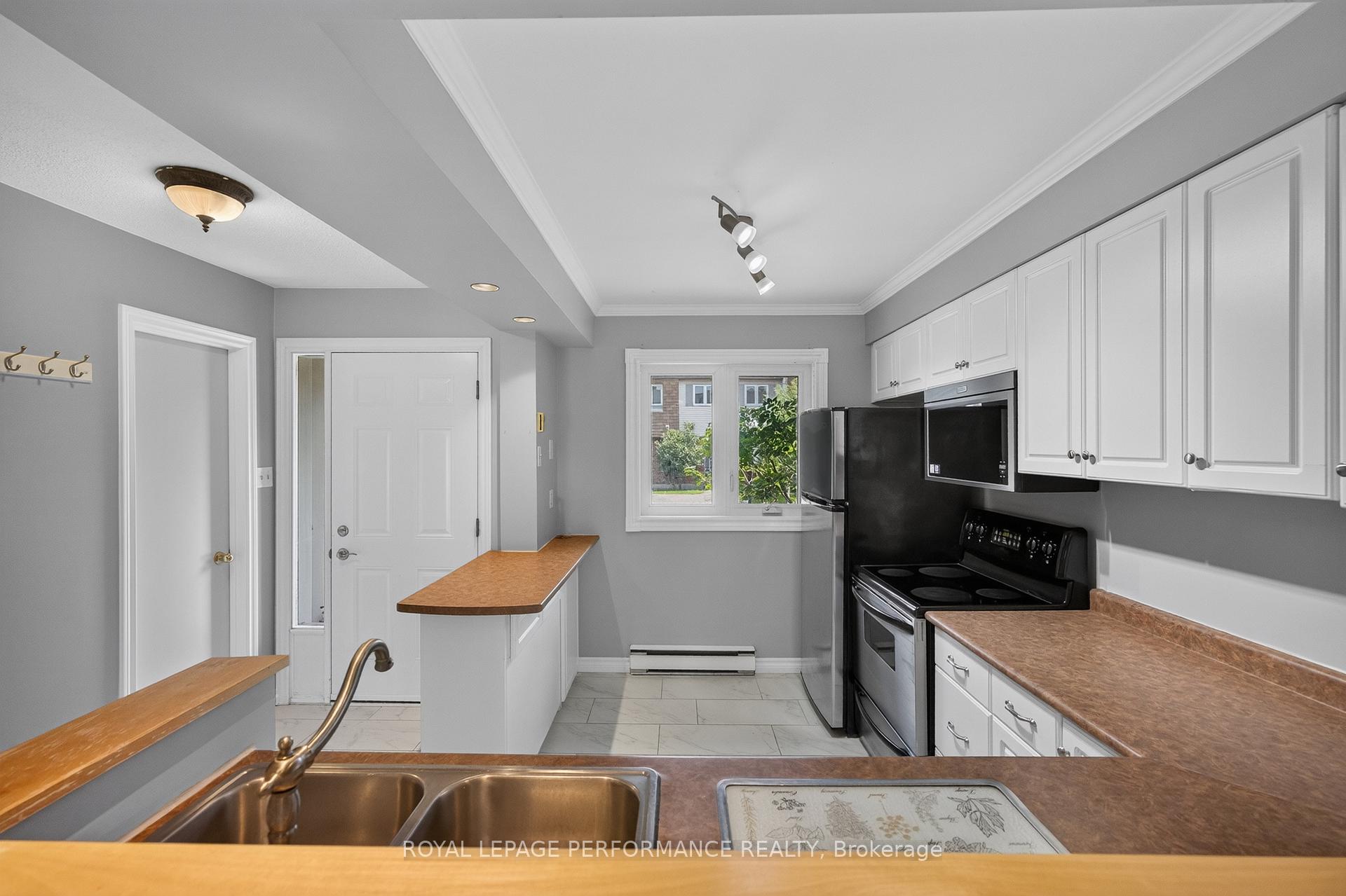 Photo 16 of Unit 16, 1304 Alness Court, Ottawa, Pineview — HOMEH