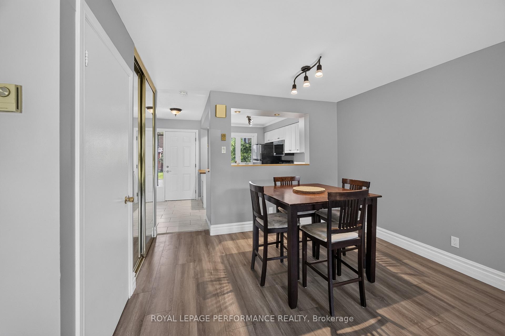 Photo 18 of Unit 16, 1304 Alness Court, Ottawa, Pineview — HOMEH