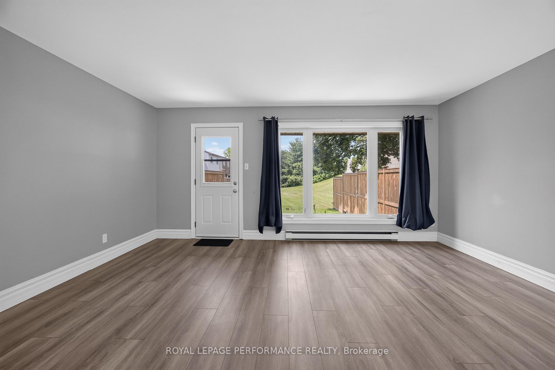 Photo 23 of Unit 16, 1304 Alness Court, Ottawa, Pineview — HOMEH
